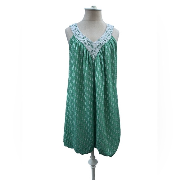 Helen Wang Dresses & Skirts - Vintage Helen Wang Silk Green and White Lace Dress Size 4